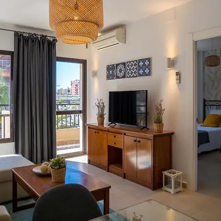 Estupendo Piso En Primera Linea De Playa; Ronda Iv Apartment