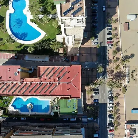 Estupendo Piso En Primera Linea De Playa; Ronda Iv *