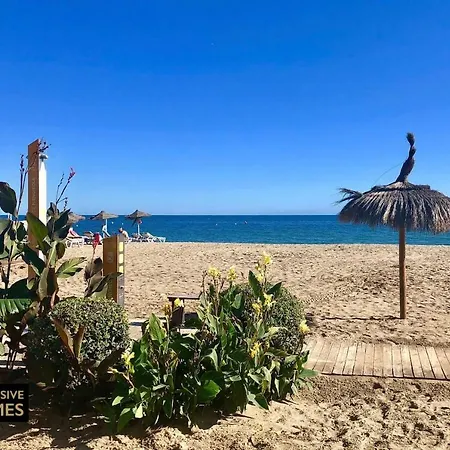Estupendo Piso En Primera Linea De Playa; Ronda Iv *